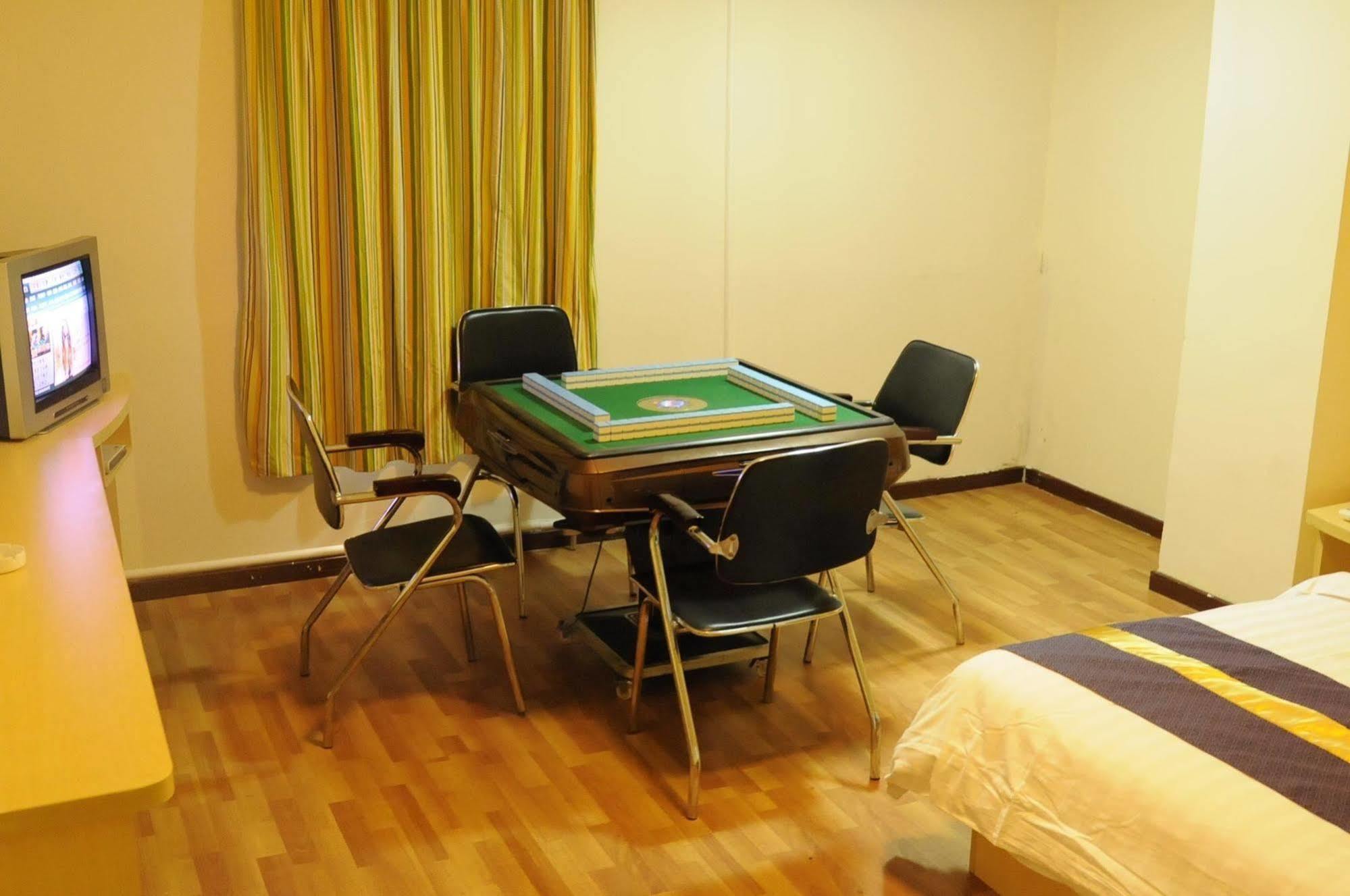 Yuanman Hotel Huizhou Yongwang Plaza Esterno foto